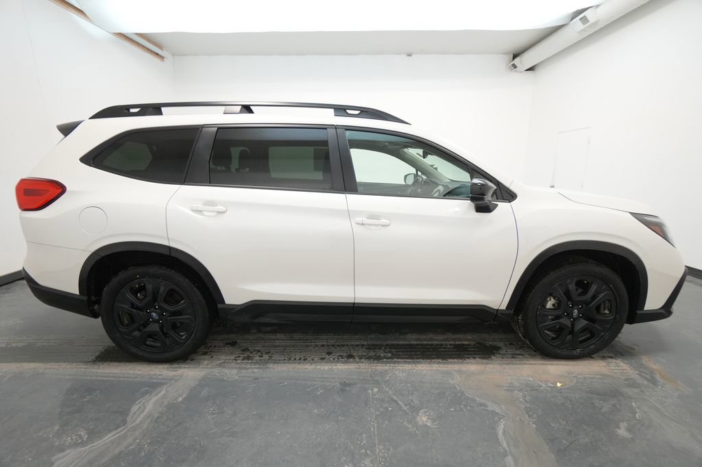 Used 2024 Subaru Ascent Onyx Edition image 9