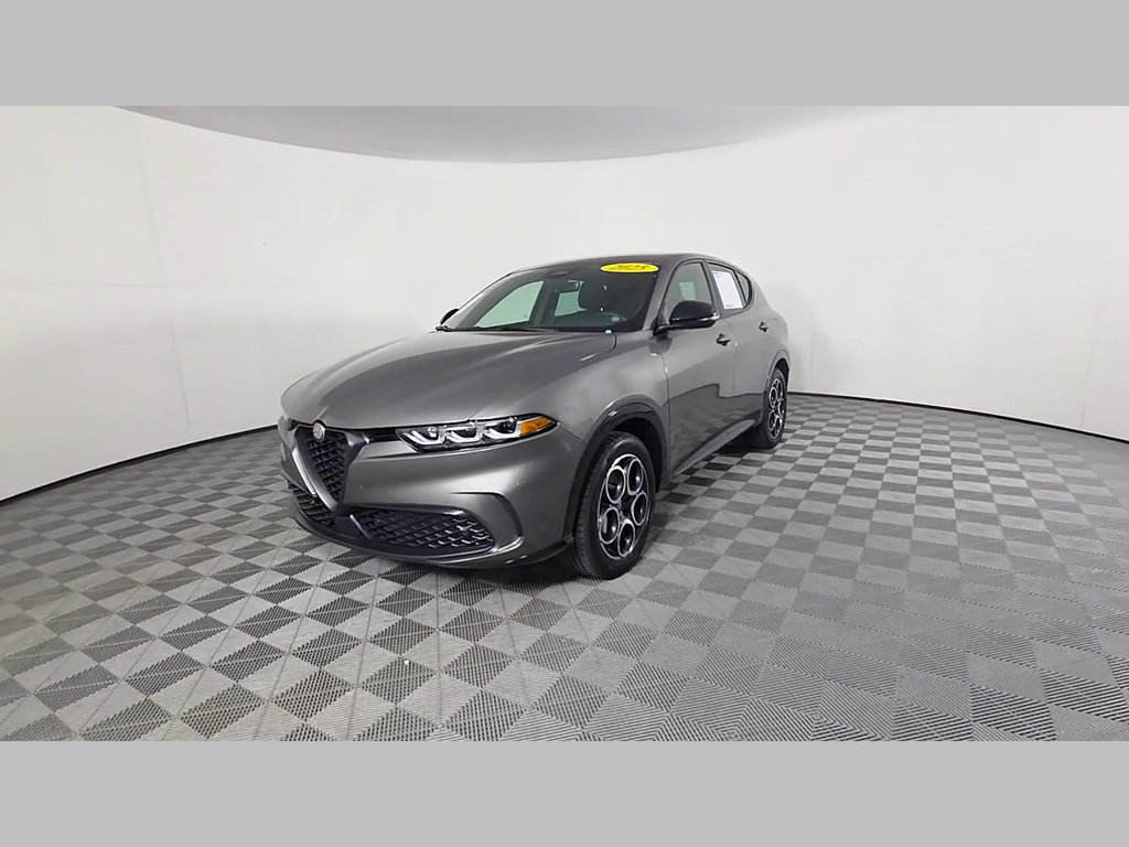 Used 2025 Alfa Romeo Tonale w/ Premium Package AWD/4WD image 48