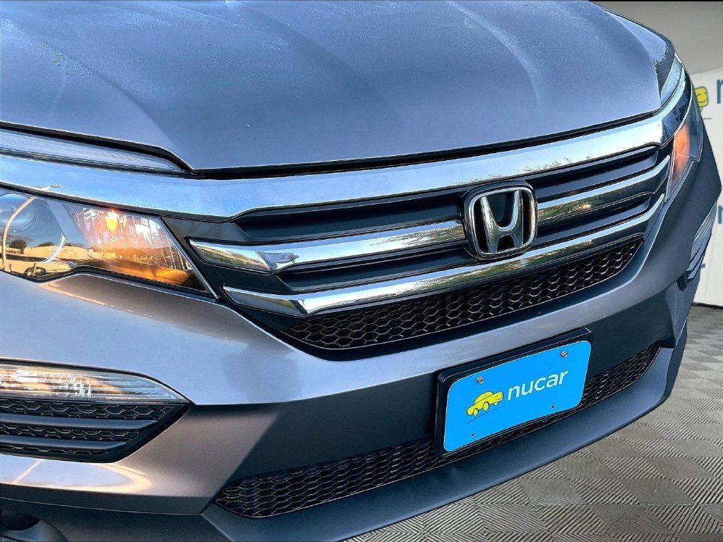 Used 2018 Honda Pilot LX image 32