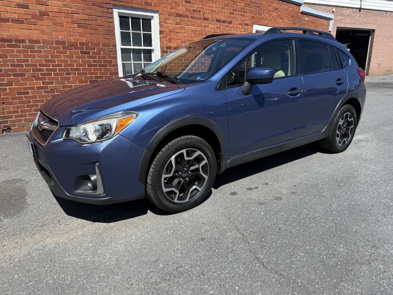 Used 2016 Subaru Crosstrek 2.0i Premium AWD/4WD image 1