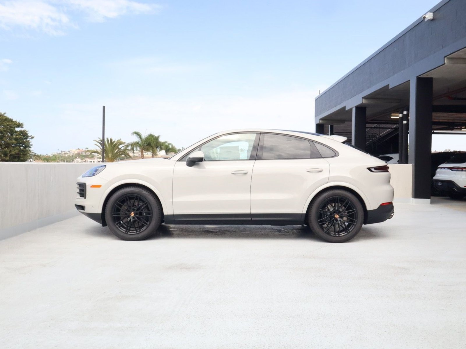 New 2026 Porsche Cayenne Coupe AWD/4WD image 2