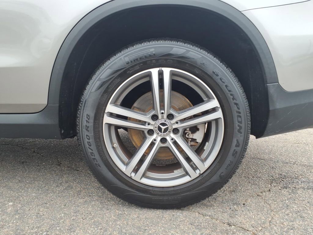 Used 2020 Mercedes-Benz GLC 300 GLC 300 image 24