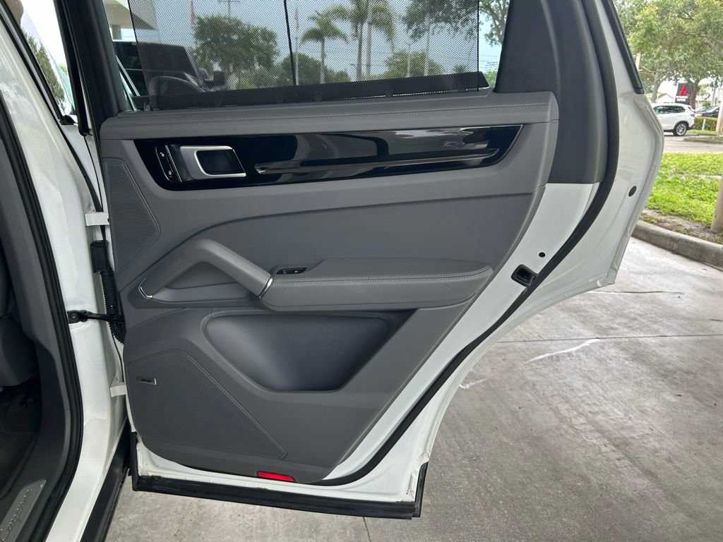 Used 2019 Porsche Cayenne AWD/4WD image 29