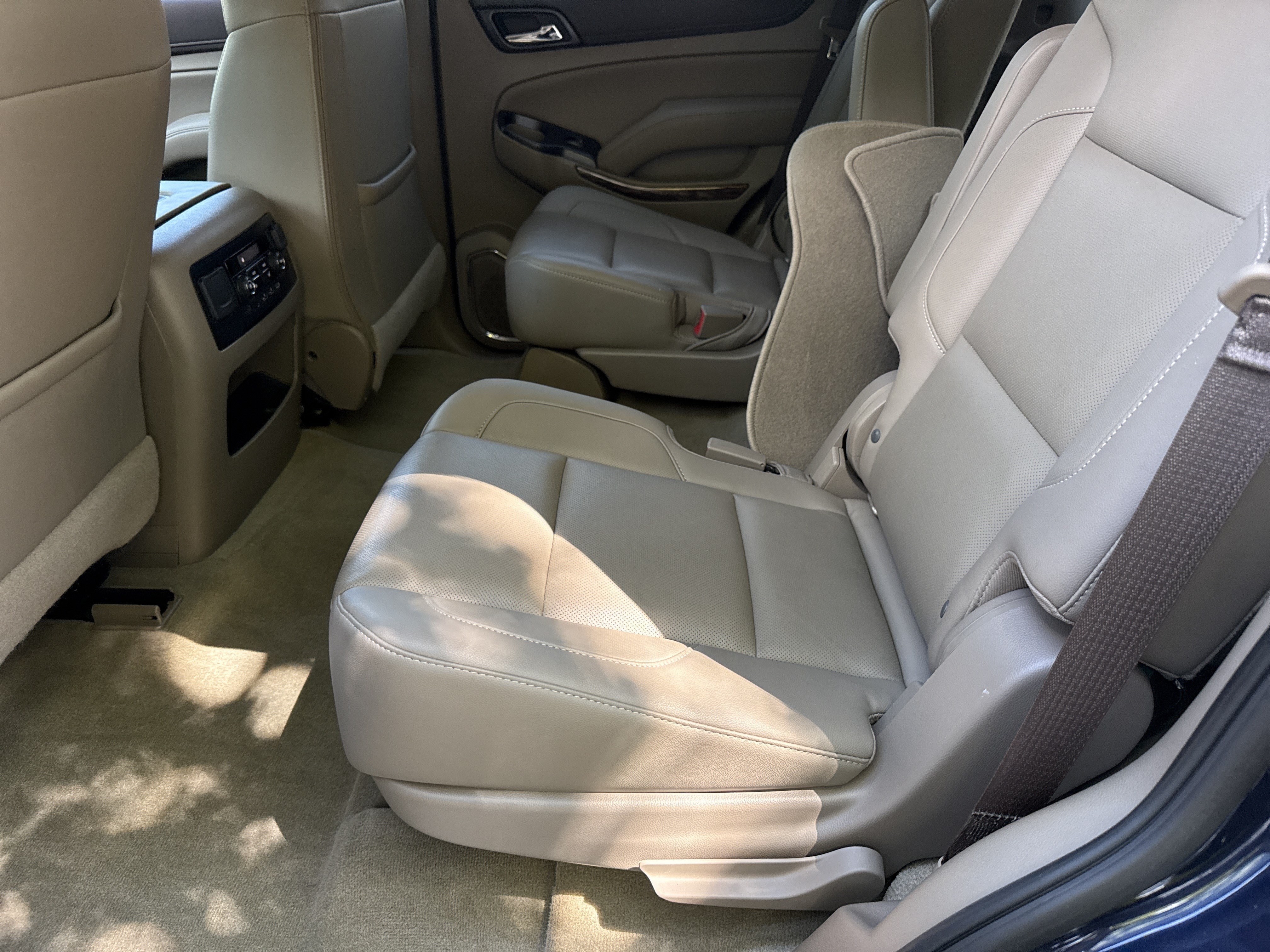 Used 2018 GMC Yukon SLT w/ Premium Edition RWD image 20