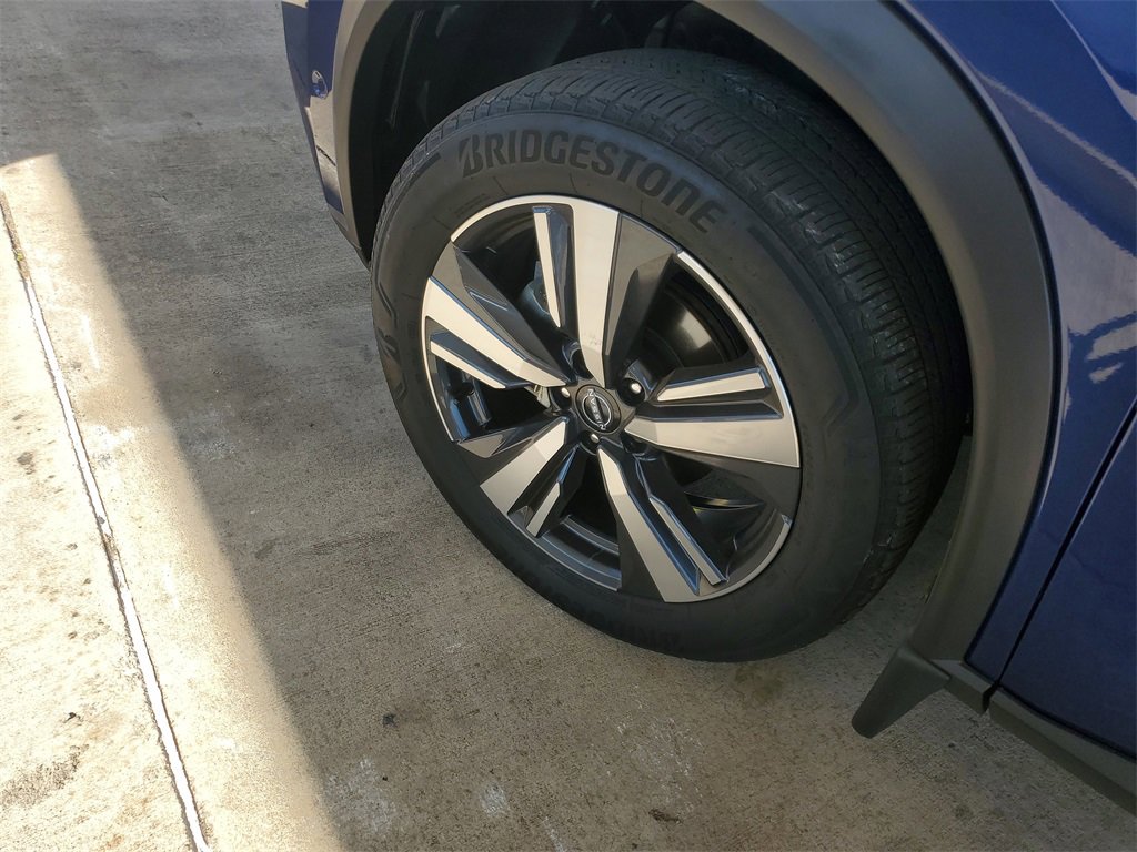 Used 2022 Nissan Rogue SL w/ SL Premium Package image 5