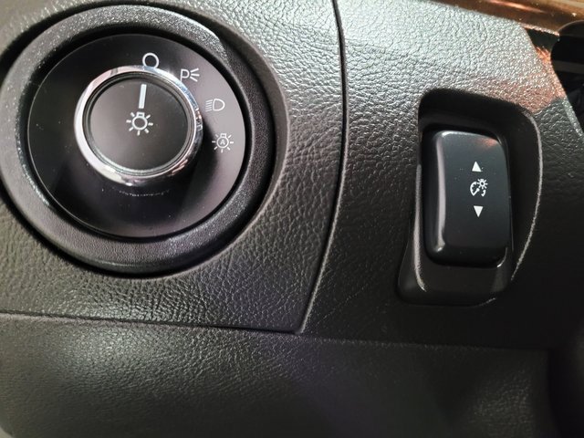 Used 2019 Ford Taurus Limited image 41
