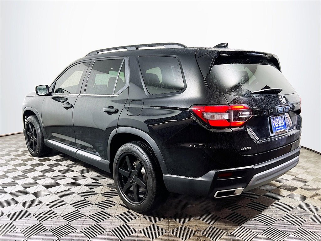 Used 2024 Honda Pilot Elite image 6