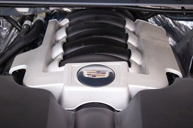 Used 2018 Cadillac Escalade Luxury image 4