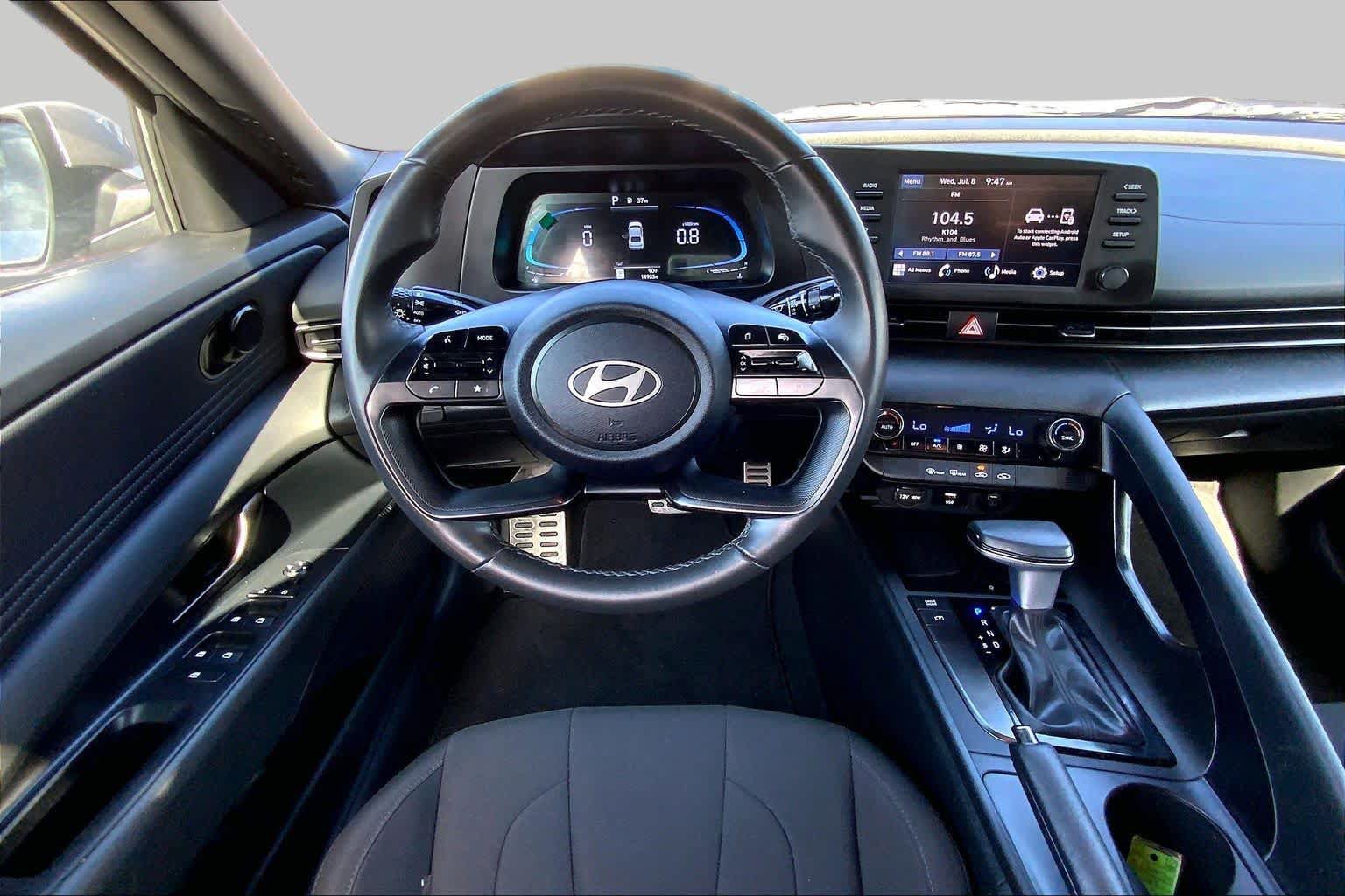 Used 2025 Hyundai Elantra Sport FWD image 6