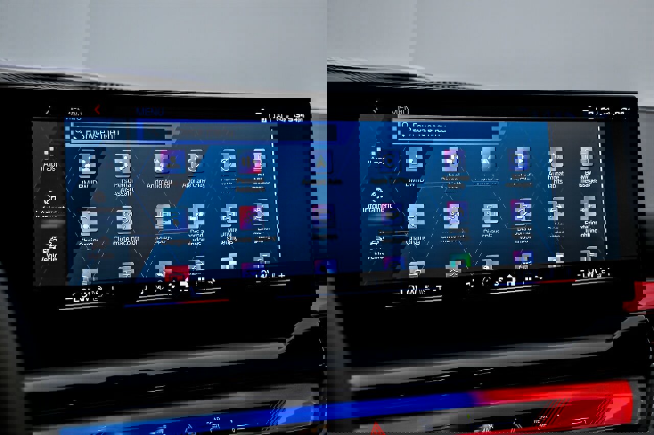 Used 2026 BMW M5 Touring w/ Executive Package image 34