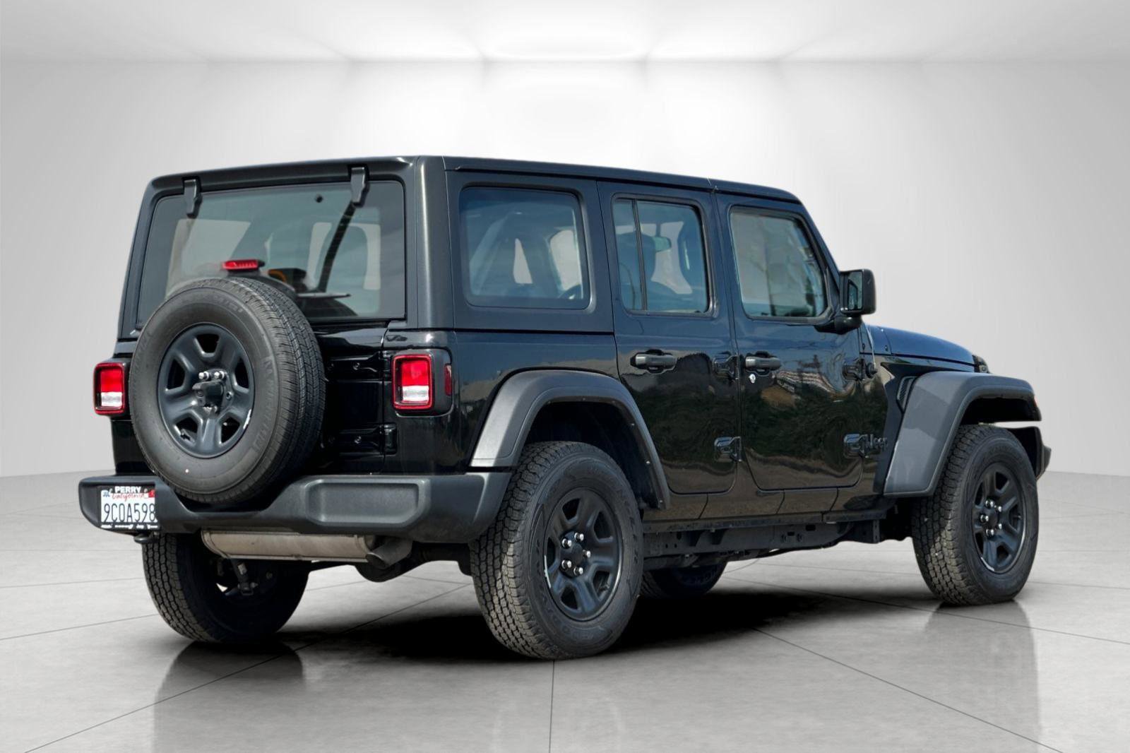 Used 2022 Jeep Wrangler Unlimited Sport image 3
