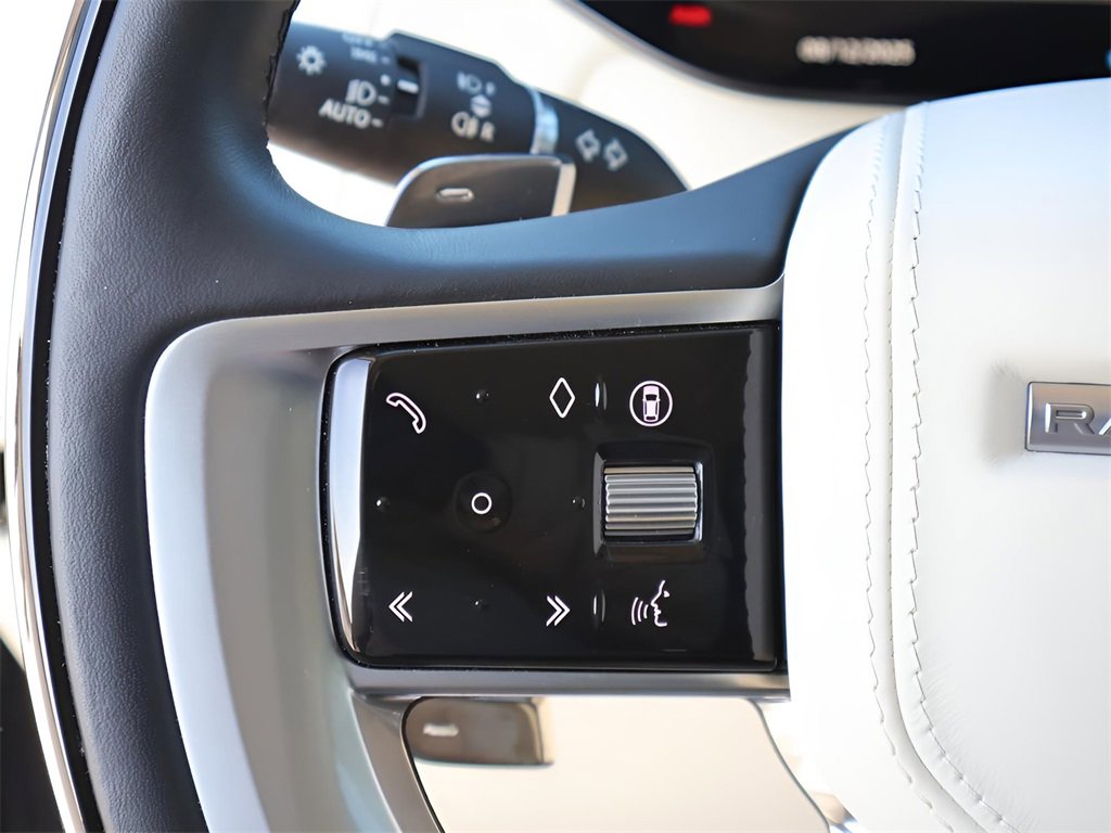 Used 2024 Land Rover Range Rover Long Wheelbase SE image 29