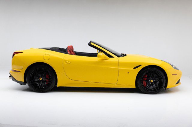 Used 2016 Ferrari California T image 15