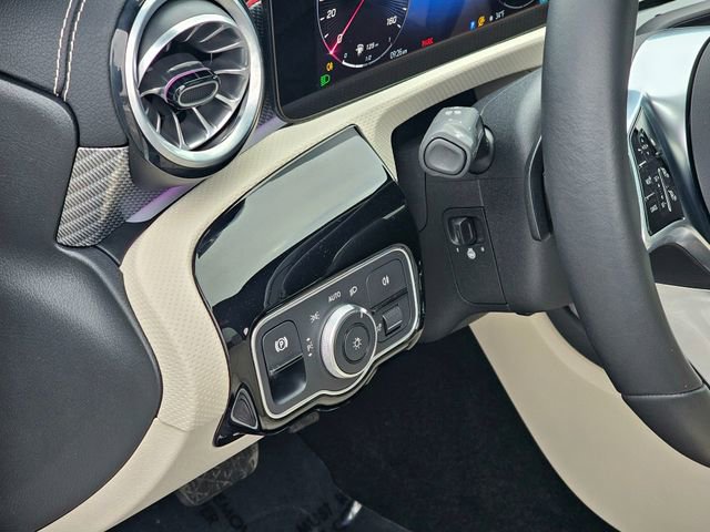 Certified 2025 Mercedes-Benz CLA 250 4MATIC image 18