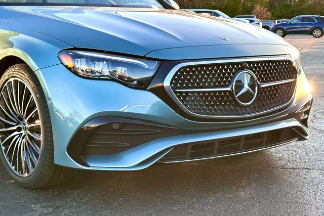 New 2026 Mercedes-Benz E 350 4MATIC Sedan image 2