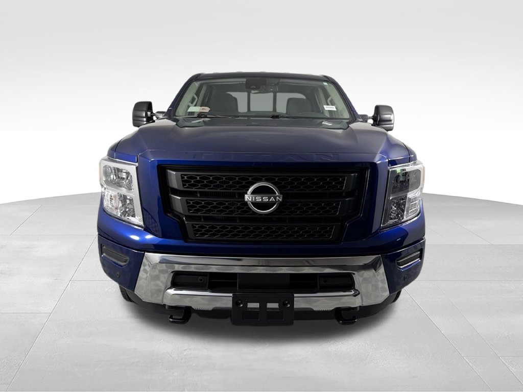 Used 2024 Nissan Titan SV w/ SV Convenience Package AWD/4WD image 4