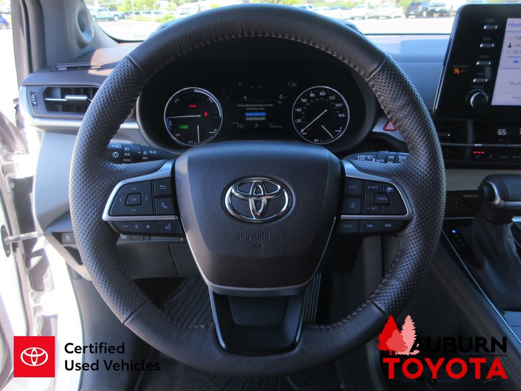 Certified 2023 Toyota Sienna Platinum image 32