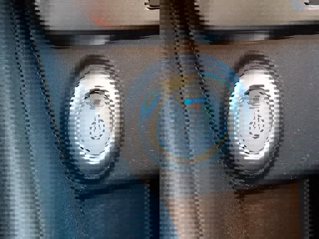 Used 2022 Nissan Leaf S image 24