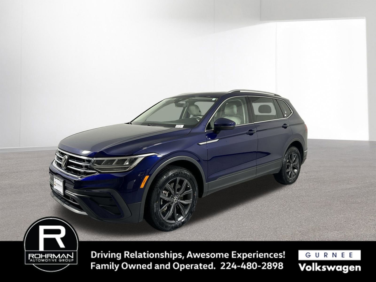 Used 2023 Volkswagen Tiguan SE w/ Panoramic Sunroof Package