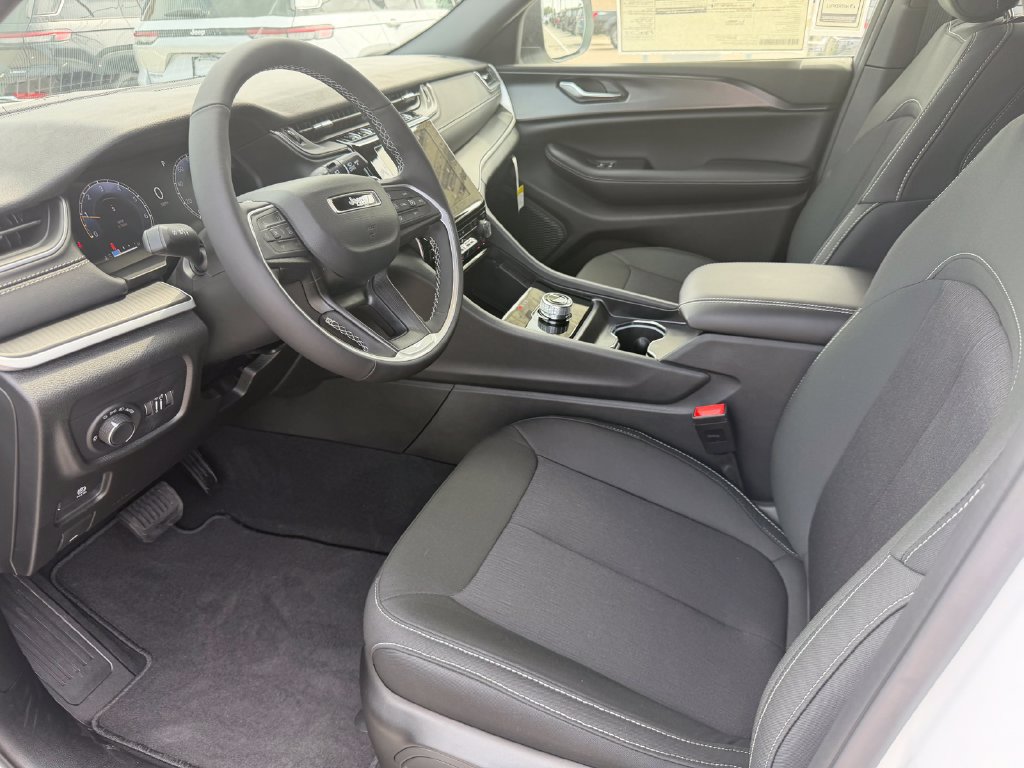 New 2026 Jeep Grand Cherokee L 4WD image 12