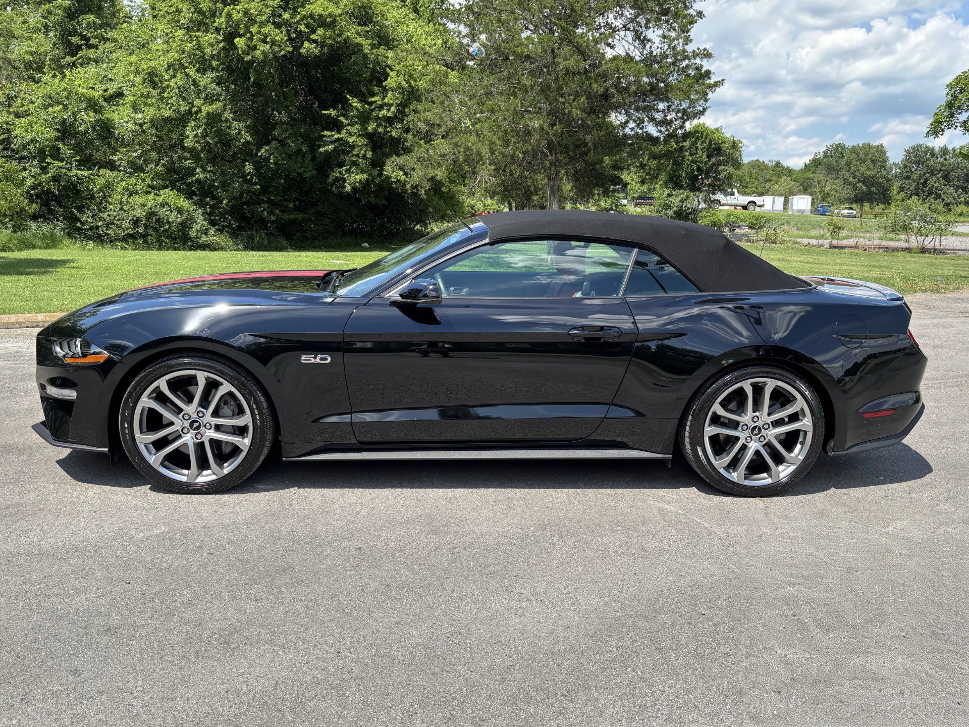 Used 2020 Ford Mustang GT Premium w/ Equipment Group 401A RWD image 11