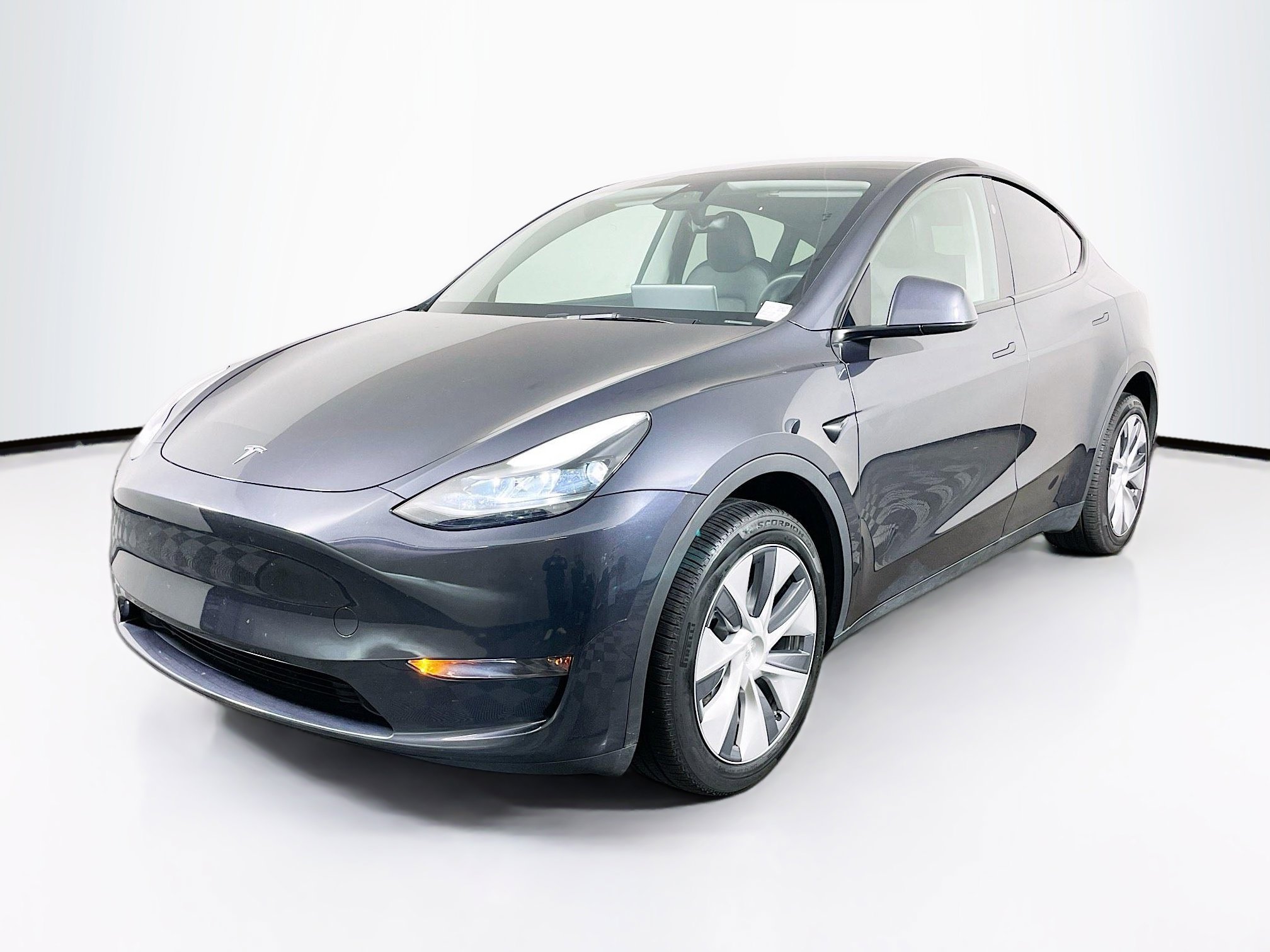 Used 2024 Tesla Model Y Long Range image 3