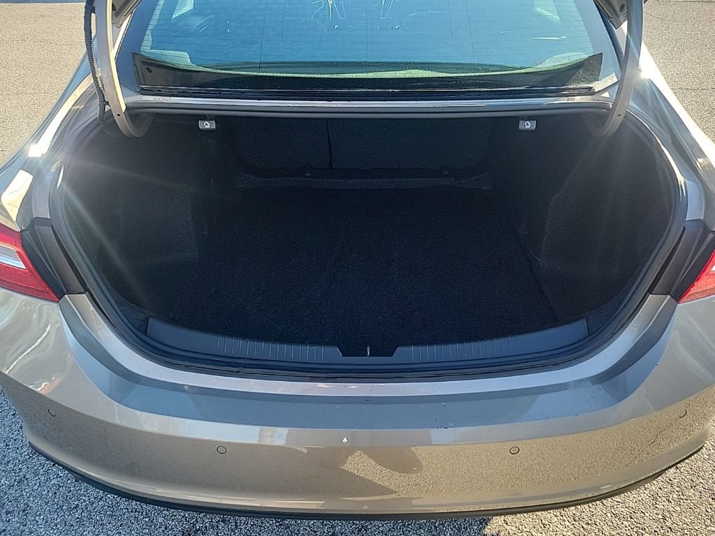 Used 2024 Chevrolet Malibu LT image 9