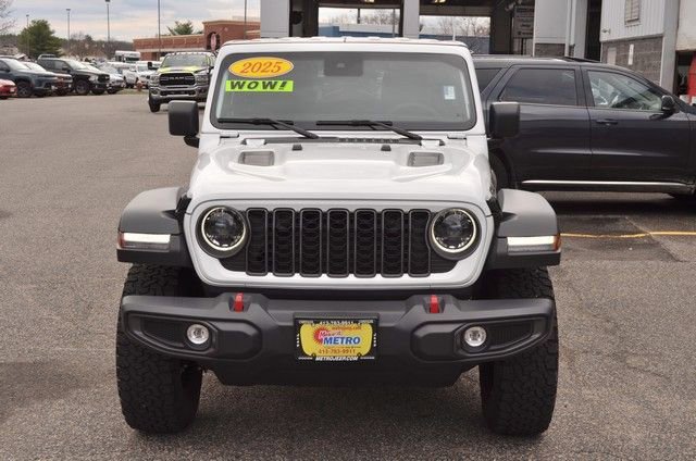 Used 2025 Jeep Wrangler Unlimited Rubicon image 3