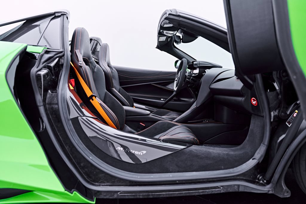 Used 2025 McLaren 750S Spider RWD image 57