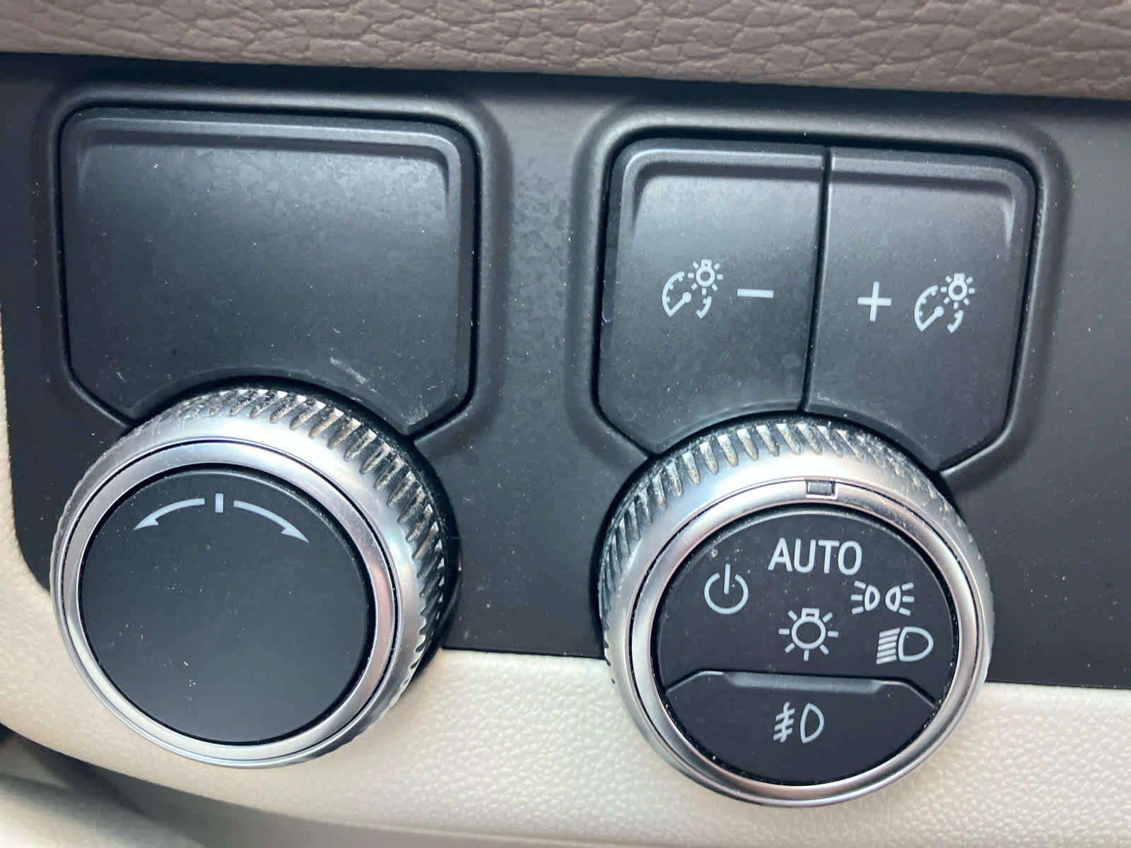 Used 2021 GMC Yukon Denali w/ Denali Premium Package RWD image 17