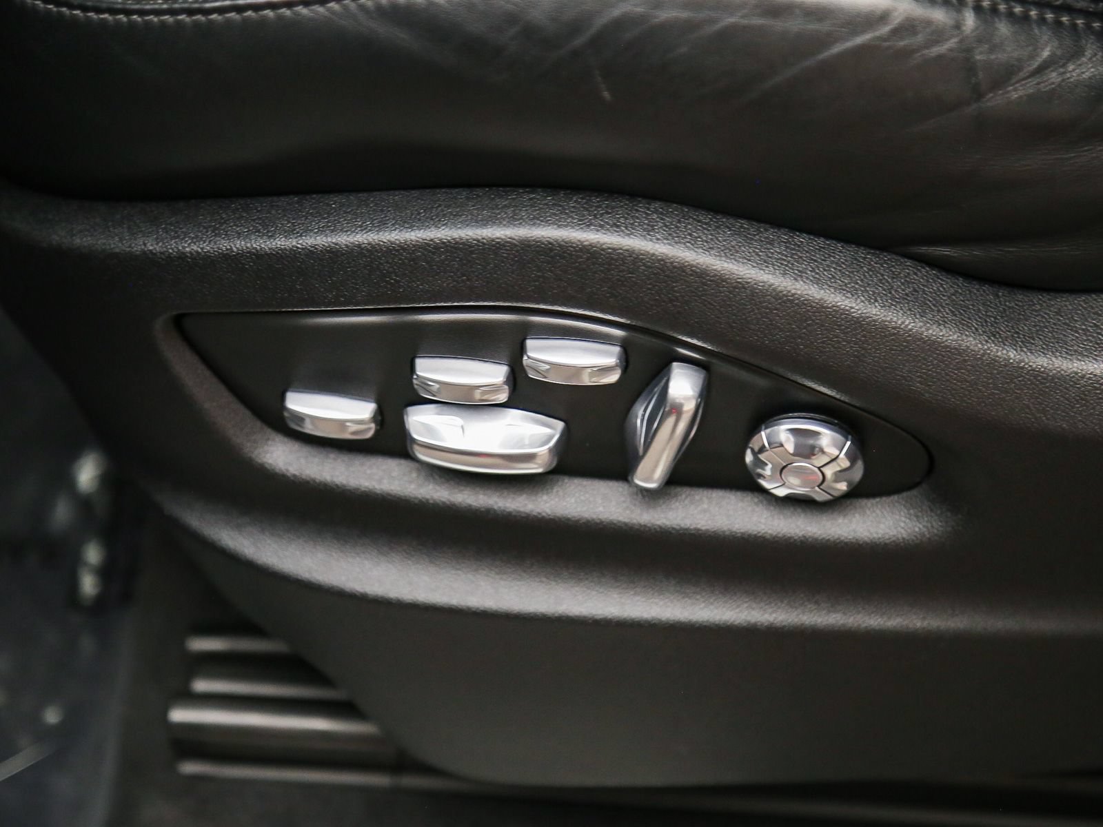 Certified 2020 Porsche Cayenne Turbo AWD/4WD image 27