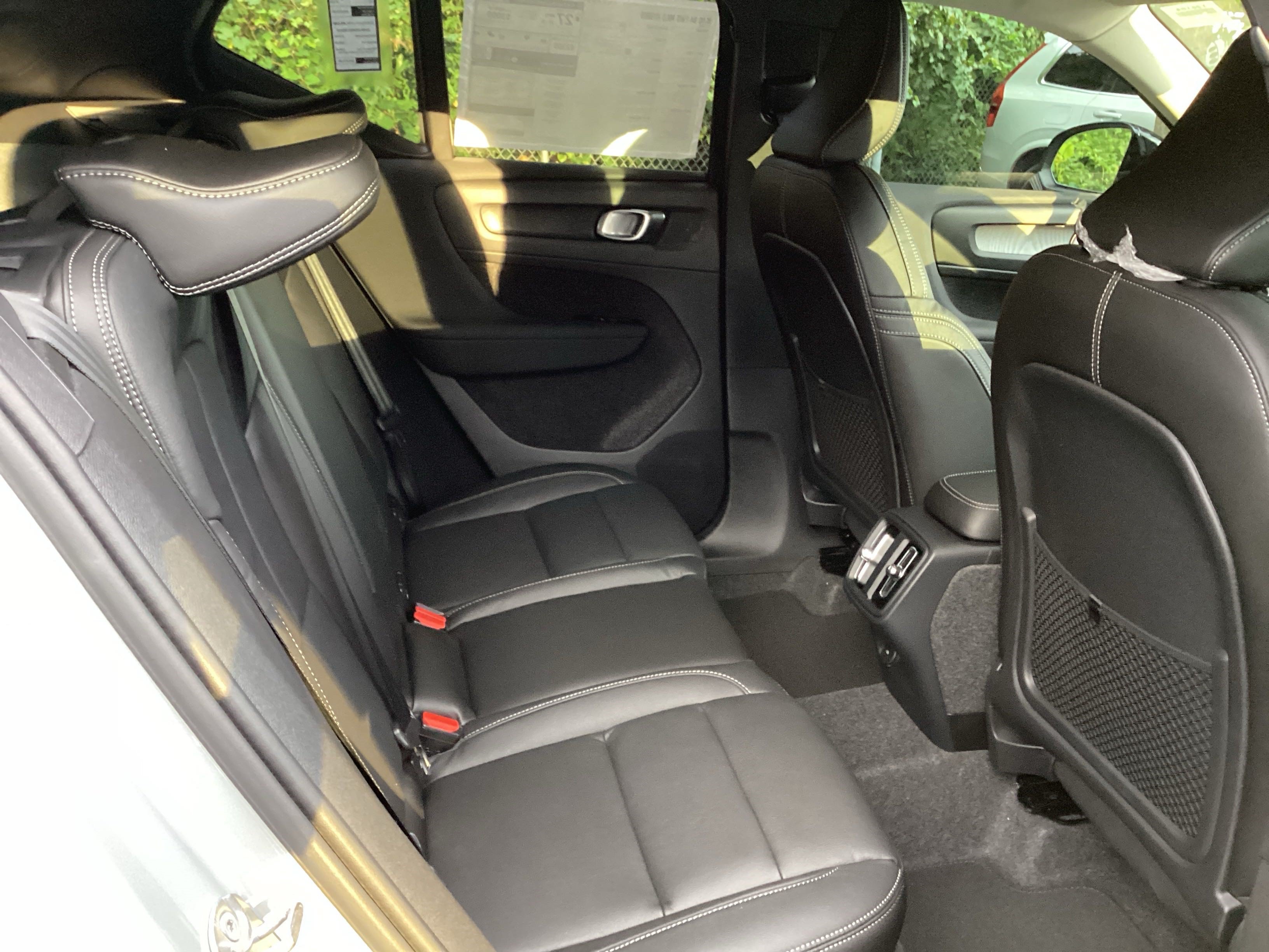 New 2026 Volvo XC40 B4 Core FWD image 34