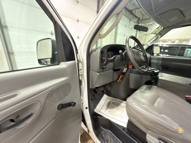 Used 2006 Ford E-250 and Econoline 250 RWD image 10
