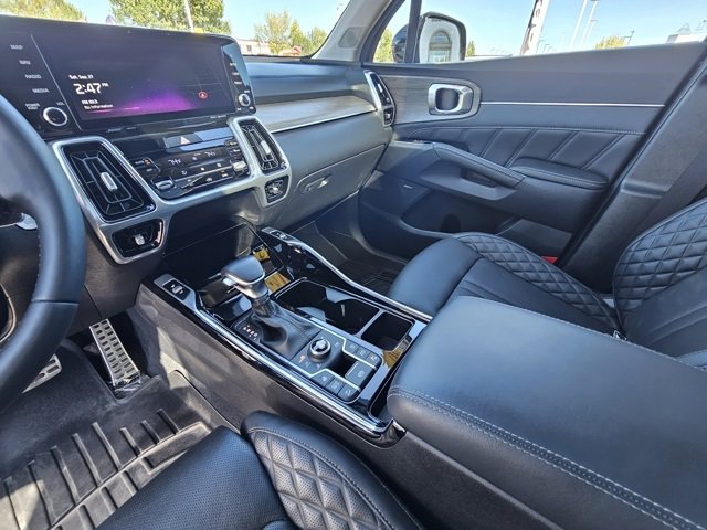 Used 2023 Kia Sorento SX Prestige image 19