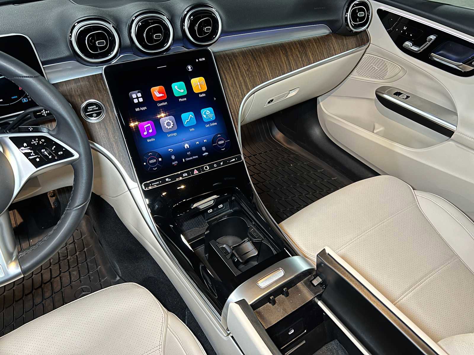 Certified 2025 Mercedes-Benz C 300 4MATIC Sedan image 31