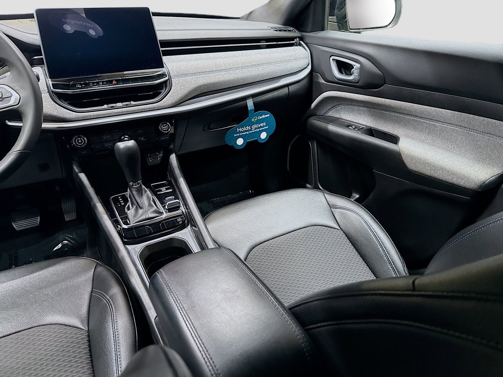 Used 2024 Jeep Compass Latitude image 24