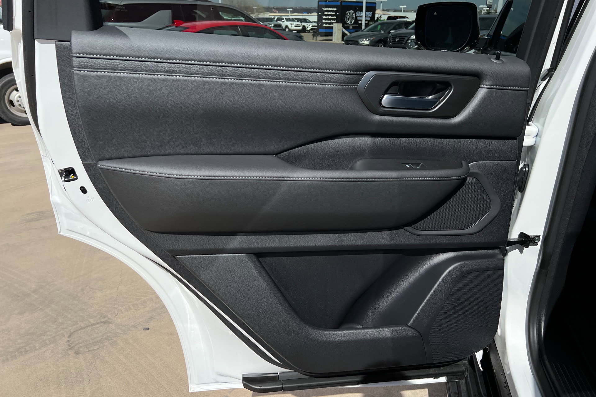 New 2025 Nissan Armada SV image 18