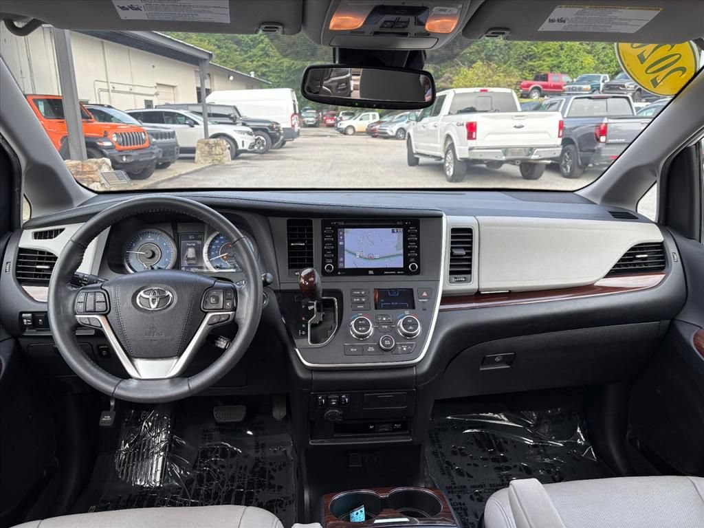 Used 2020 Toyota Sienna Limited Premium w/ Carpet Mat Package AWD/4WD image 8