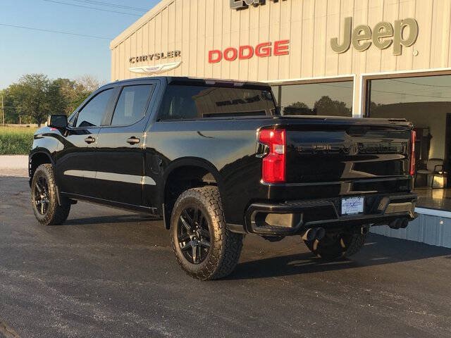 Used 2021 Chevrolet Silverado 1500 Custom Trail Boss w/ Midnight Edition AWD/4WD image 5