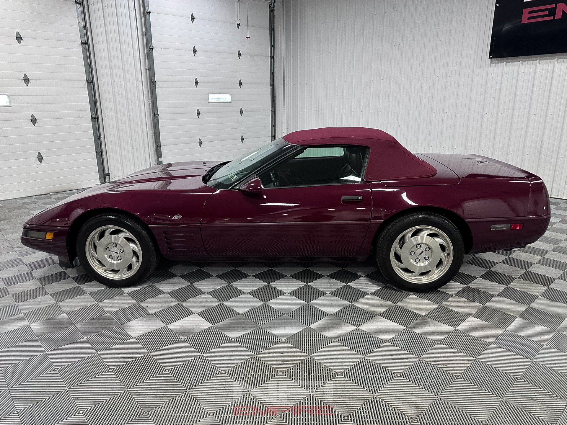 Used 1993 Chevrolet Corvette Convertible RWD image 4