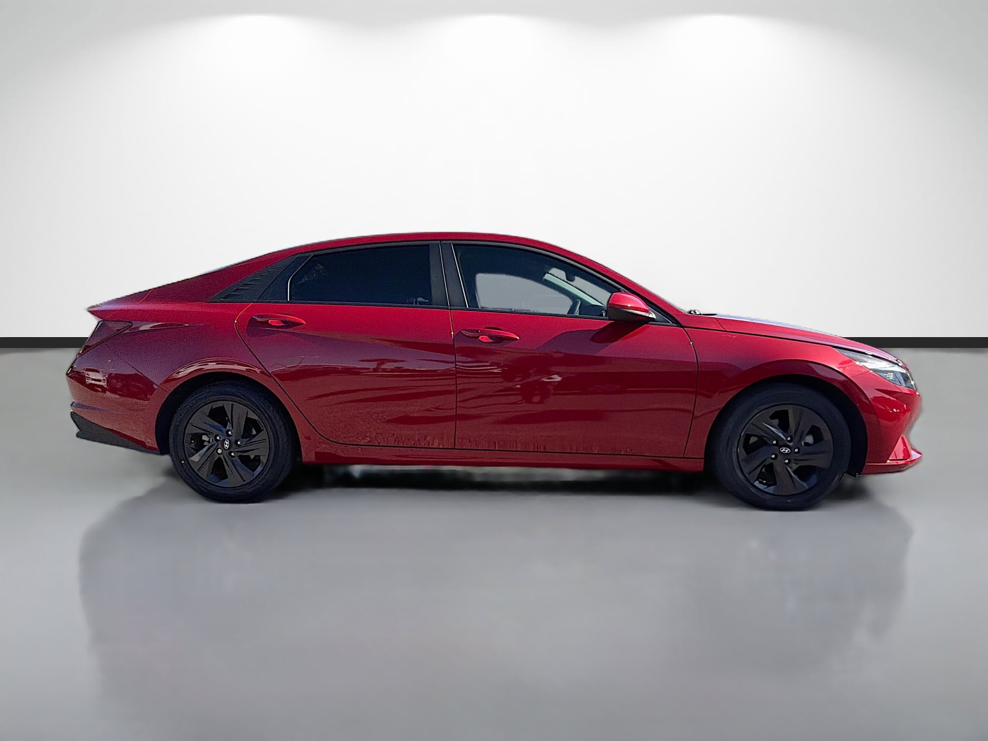 Used 2022 Hyundai Elantra SEL FWD image 2