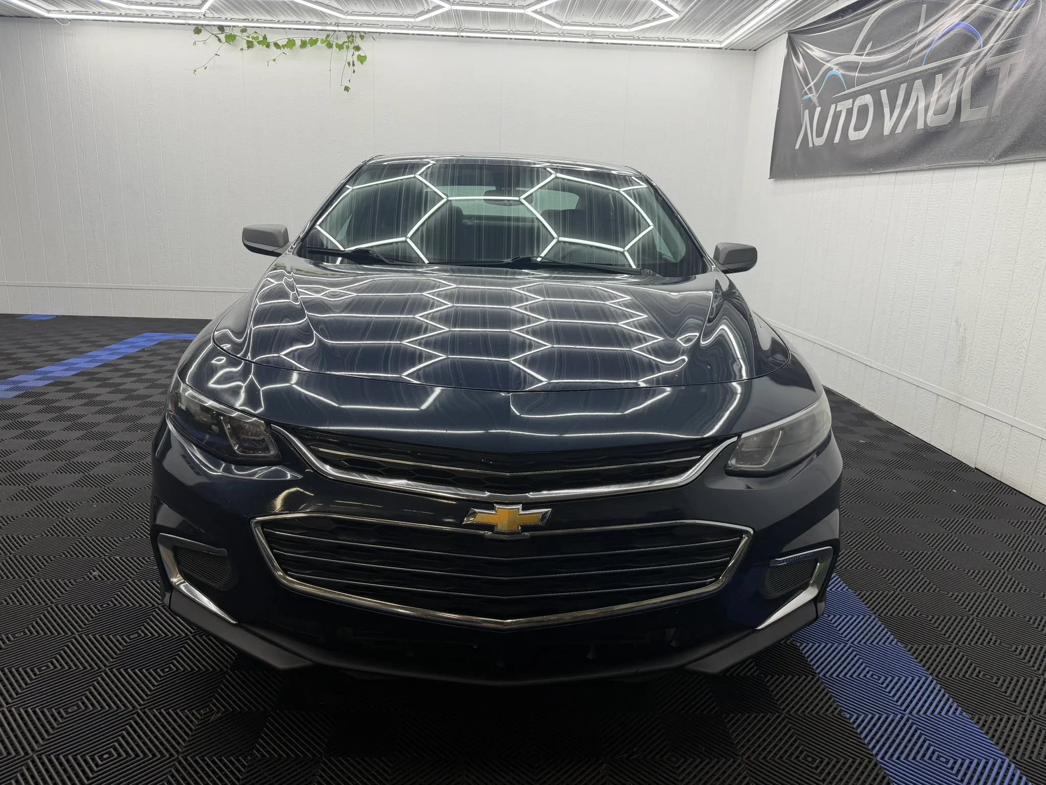 Used 2018 Chevrolet Malibu LS FWD image 3