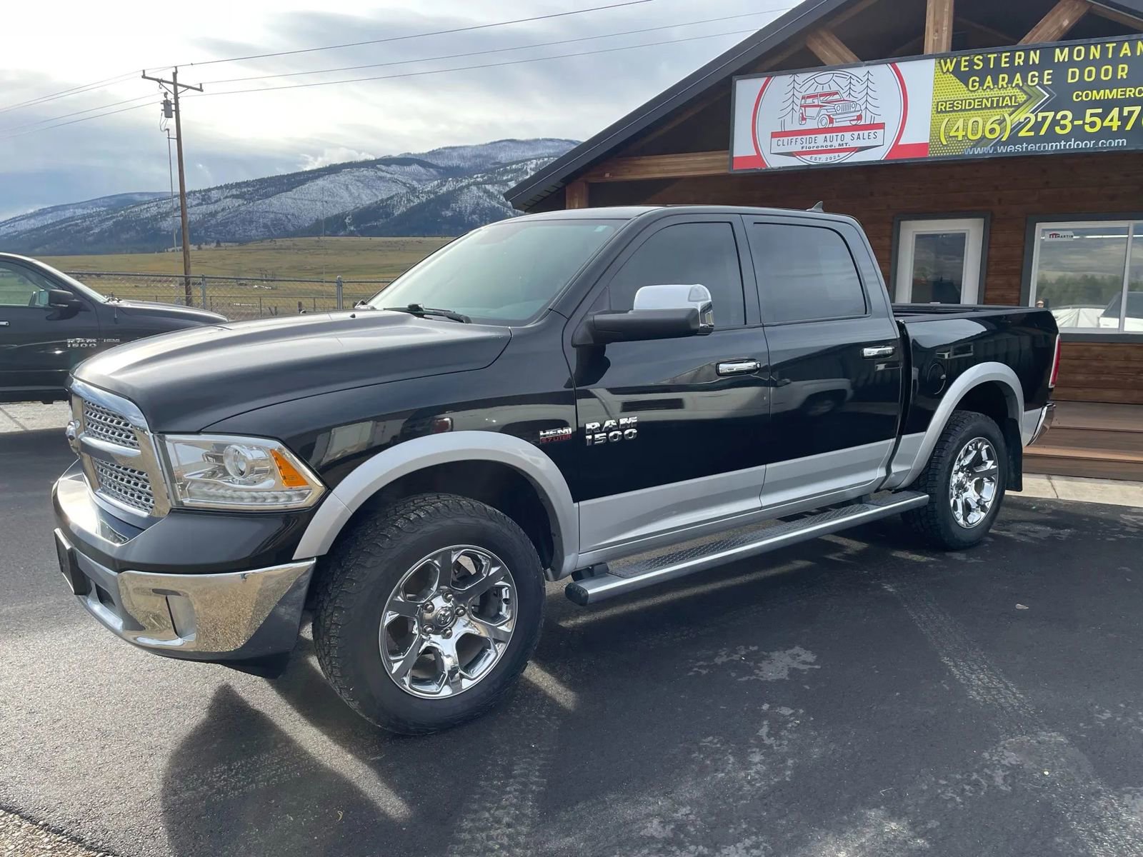 Used 2018 RAM 1500 Laramie image 1