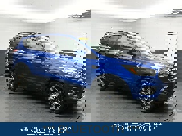 Used 2017 Ford Escape SE w/ Equipment Group 201A image 3