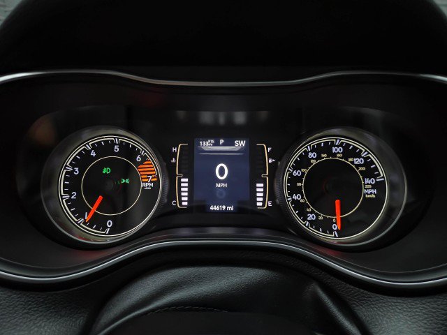 Used 2021 Jeep Cherokee Latitude Plus AWD/4WD image 23