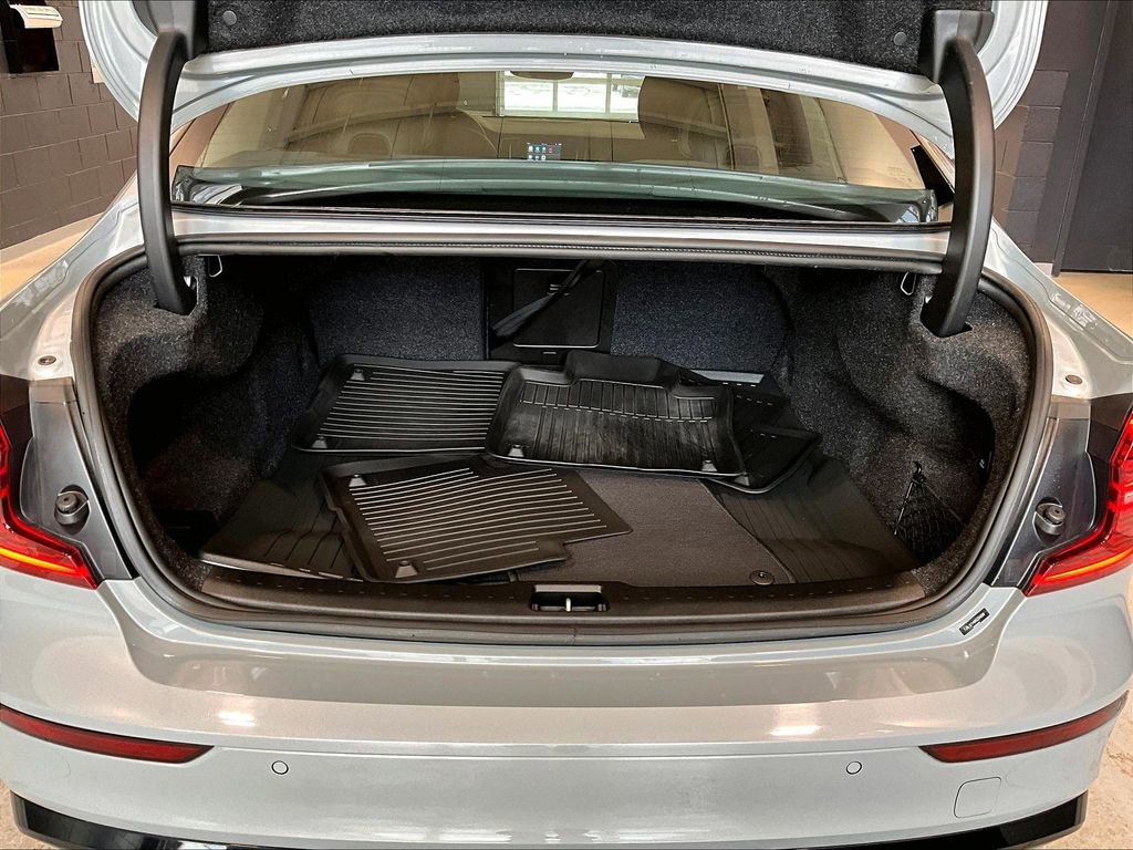 Used 2024 Volvo S60 B5 Ultimate w/ Climate Package image 25