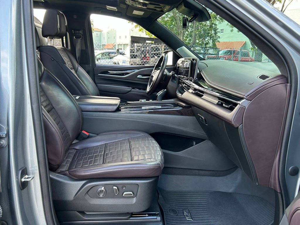 Used 2023 Cadillac Escalade Sport Platinum w/ LPO, ONYX Package AWD/4WD image 47