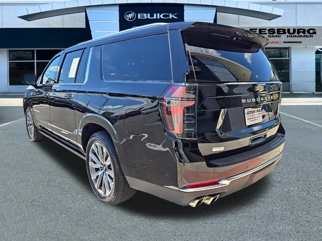 Used 2025 Chevrolet Suburban High Country AWD/4WD image 5