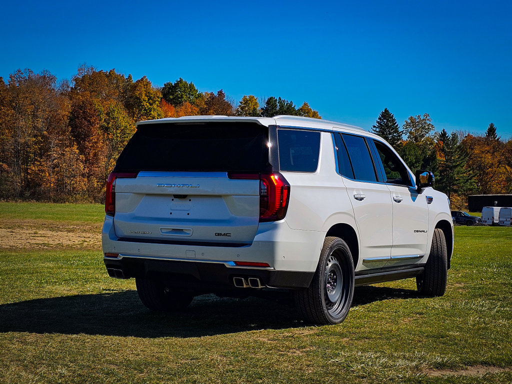 New 2027 GMC Yukon Denali w/ Denali Reserve Package AWD/4WD image 3