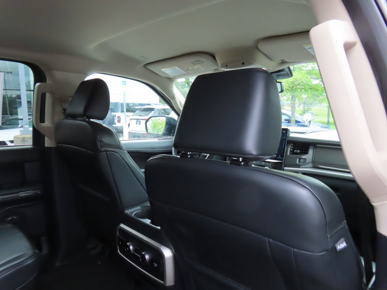 Used 2024 Ford Expedition XLT AWD/4WD image 35